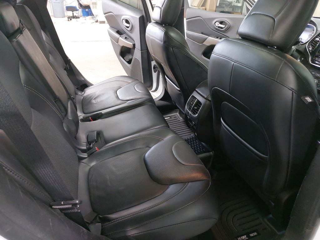 2019 Jeep Cherokee Overland