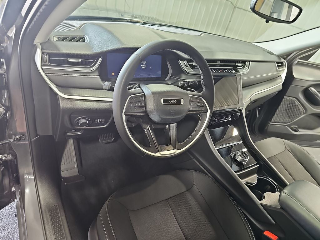 2023 Jeep Grand Cherokee Laredo X