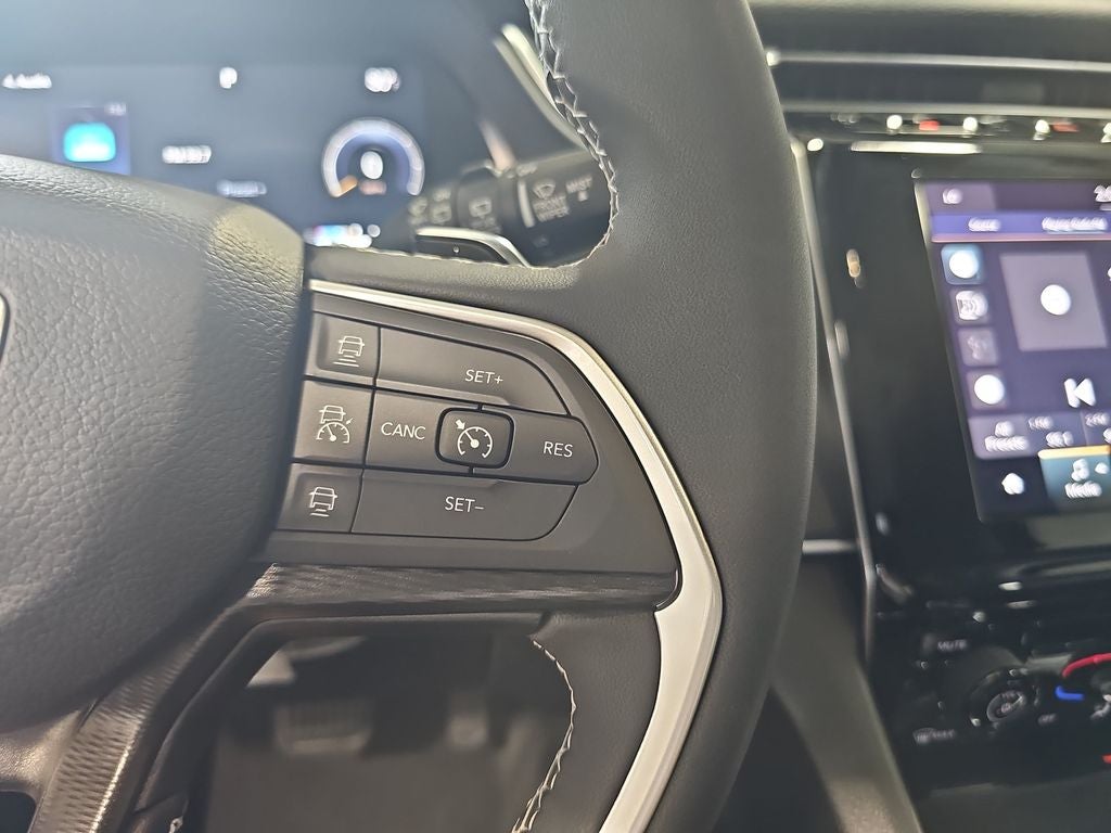 2023 Jeep Grand Cherokee Laredo X