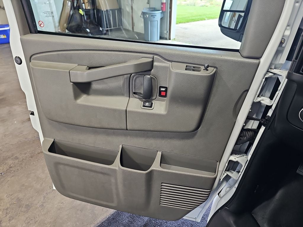 2025 Chevrolet Express 2500 Work Van Cargo