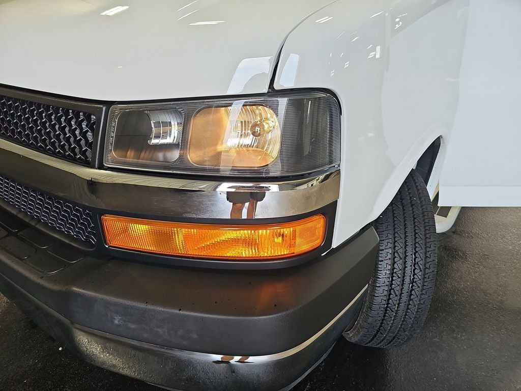 2025 Chevrolet Express 2500 Work Van Cargo