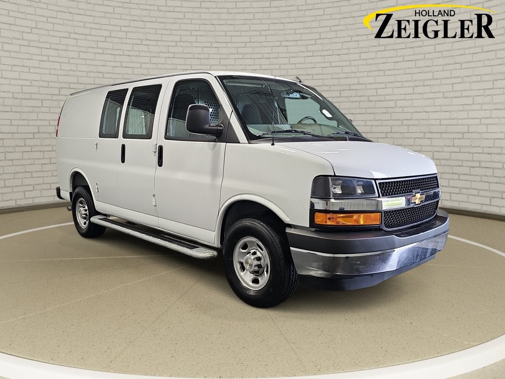 2025 Chevrolet Express 2500 Work Van Cargo