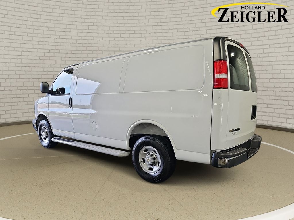 2025 Chevrolet Express 2500 Work Van Cargo