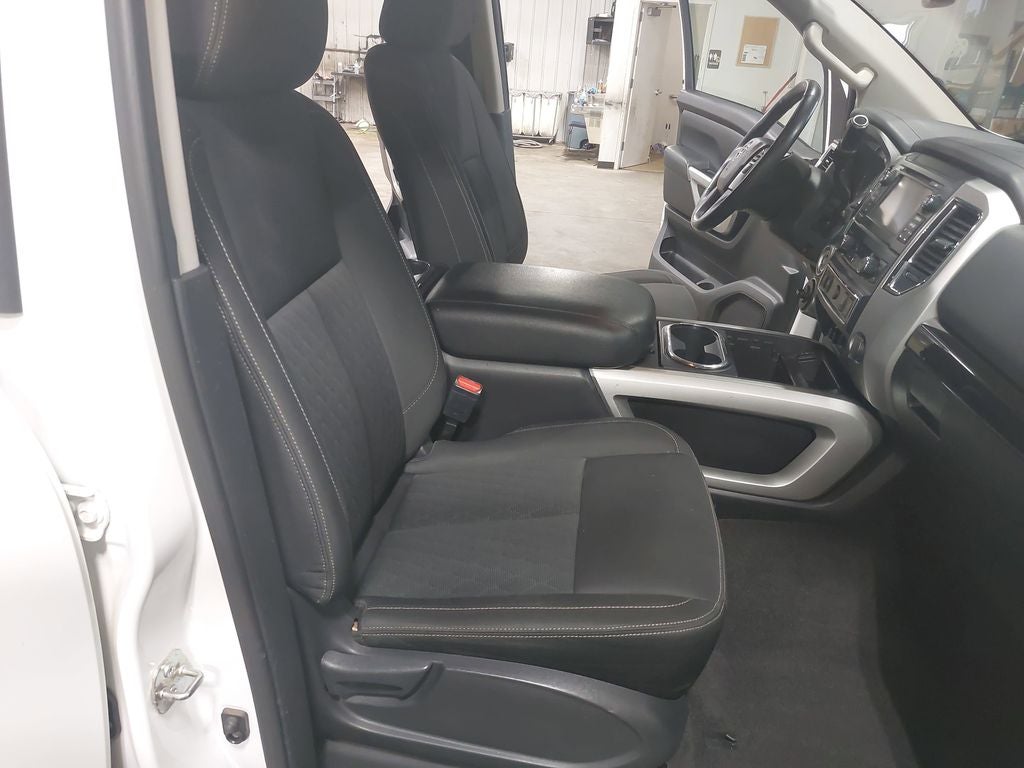2017 Nissan Titan XD SV