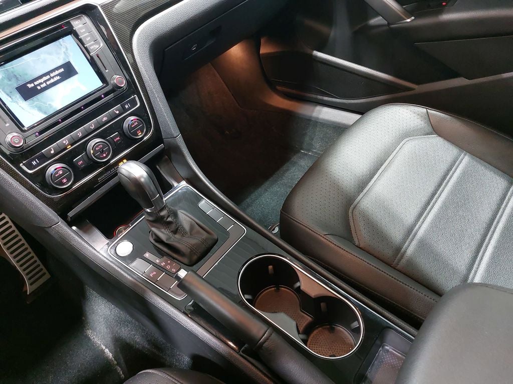 2019 Volkswagen Passat 2.0T SE R-Line