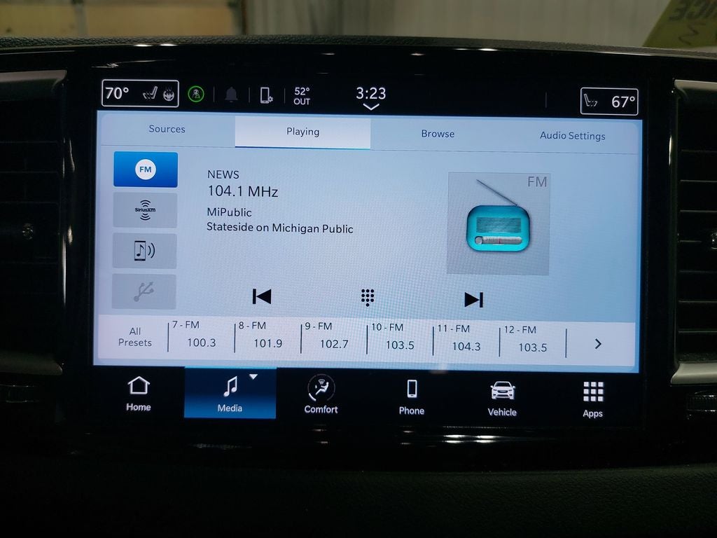 2024 Chrysler Pacifica Touring L