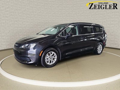 2023 Chrysler Voyager LX