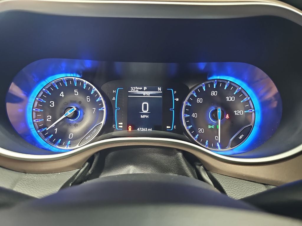 2023 Chrysler Voyager LX