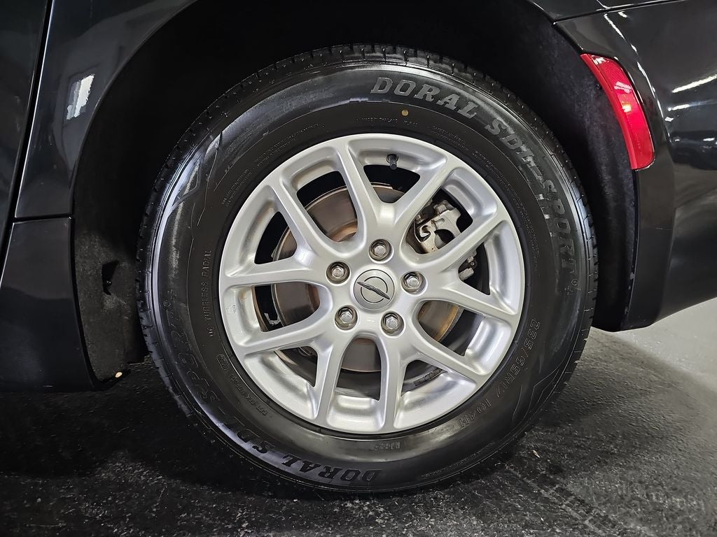 2023 Chrysler Voyager LX