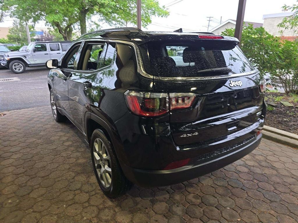 2022 Jeep Compass Latitude Lux