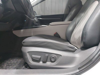 2019 Toyota Camry Hybrid XLE