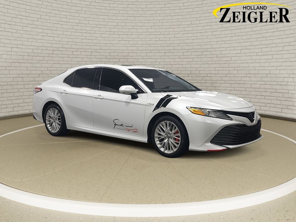 2019 Toyota Camry Hybrid XLE