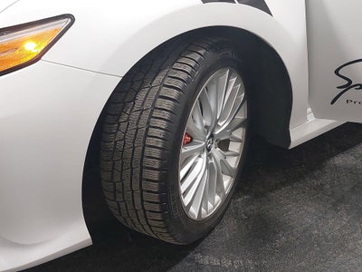 2019 Toyota Camry Hybrid XLE