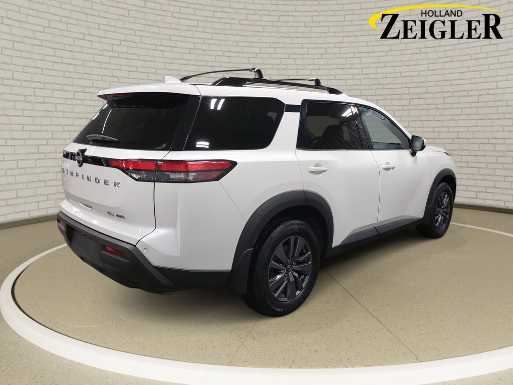 2024 Nissan Pathfinder SV