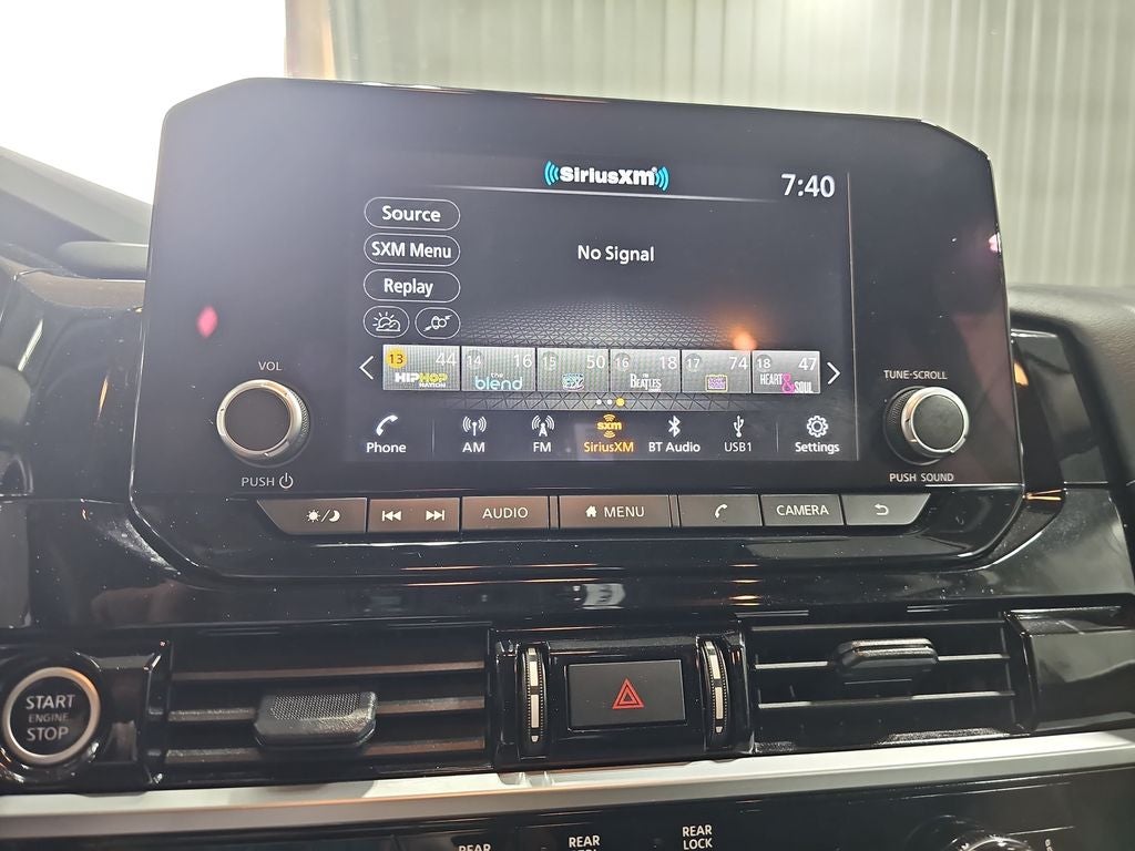 2024 Nissan Pathfinder SV