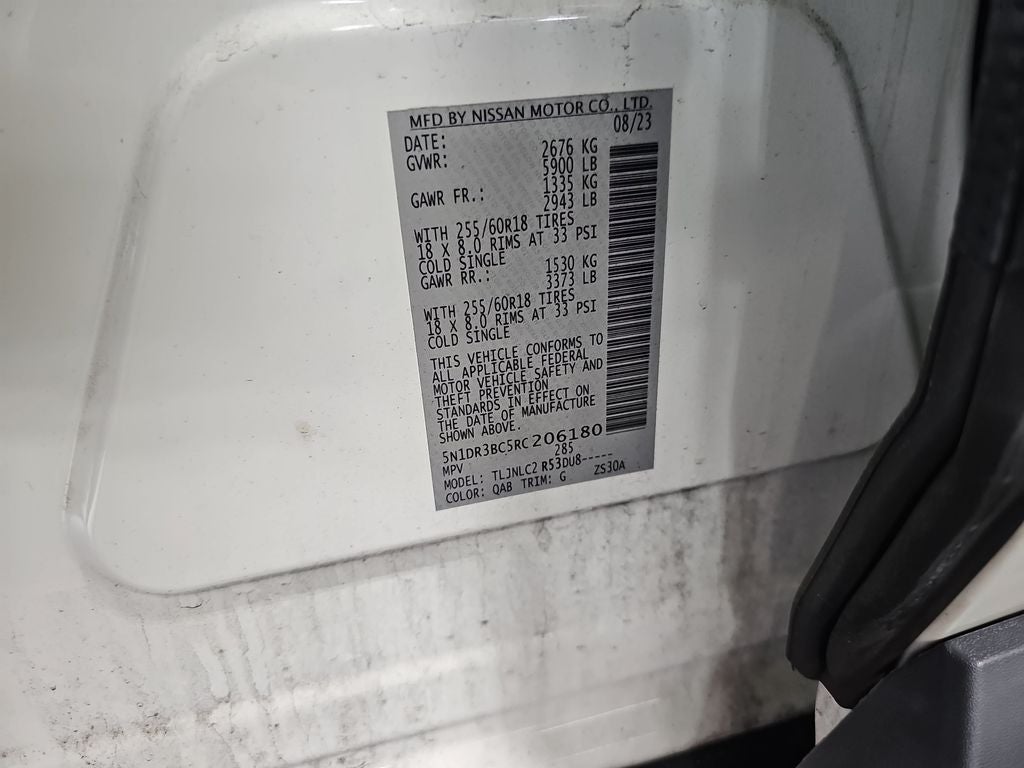 2024 Nissan Pathfinder SV