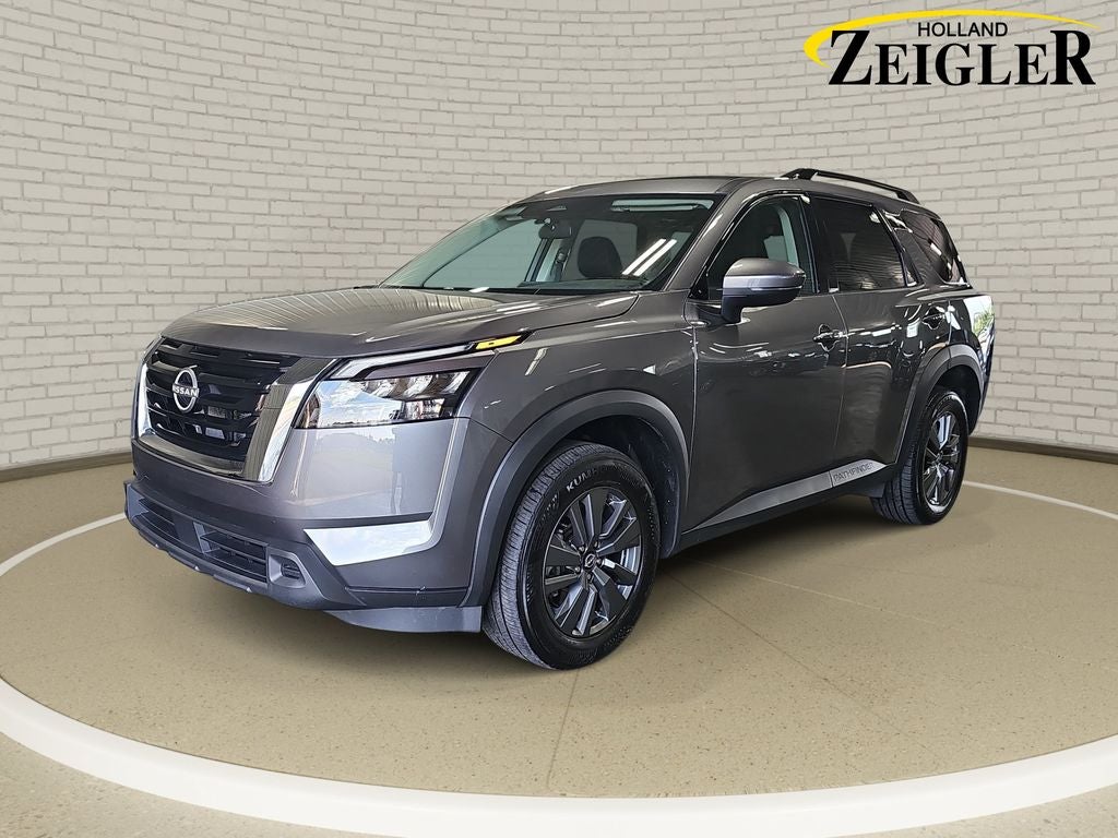 2025 Nissan Pathfinder SV