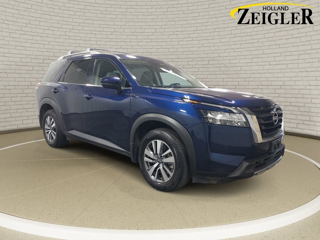 2023 Nissan Pathfinder SL