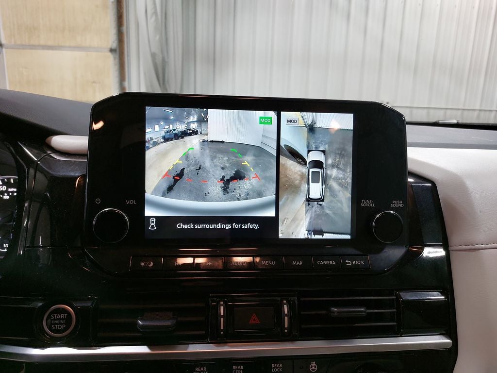 2024 Nissan Pathfinder SL