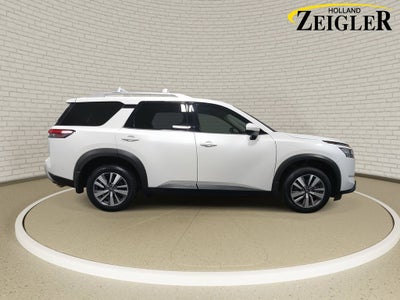 2024 Nissan Pathfinder SL