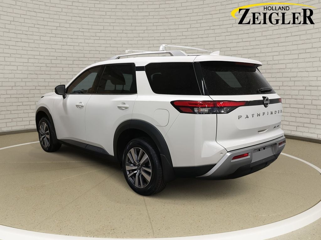 2024 Nissan Pathfinder SL