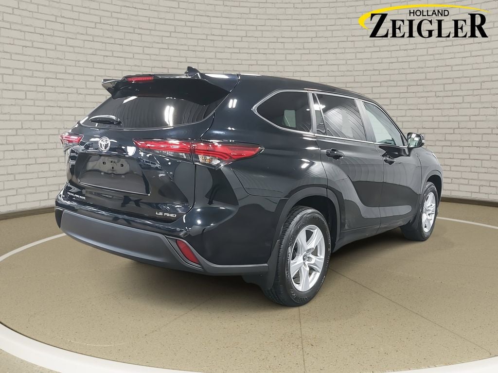 2023 Toyota Highlander LE