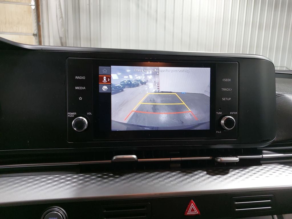 2023 Kia Carnival LX