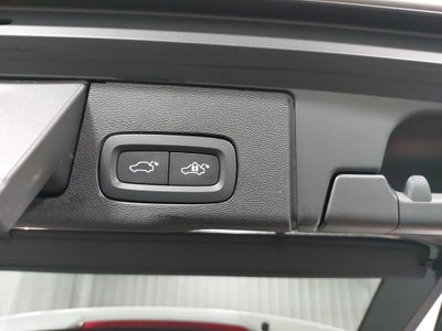 2023 Volvo XC60 B6 Ultimate Bright Theme