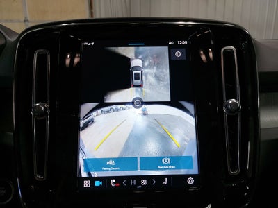 2024 Volvo XC40 B5 Plus Dark Theme