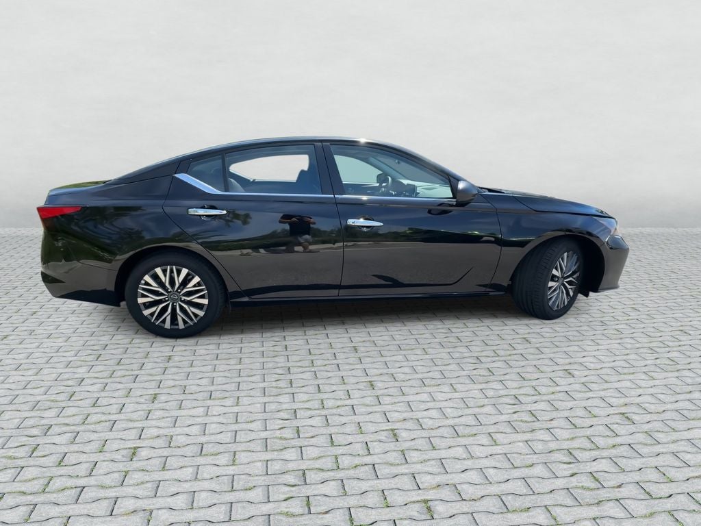 2024 Nissan Altima 2.5 SV FWD