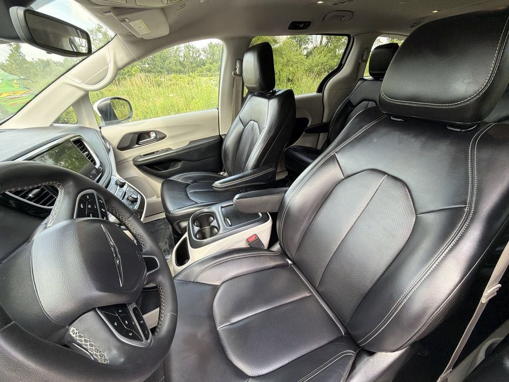 2023 Chrysler Pacifica Hybrid Touring L