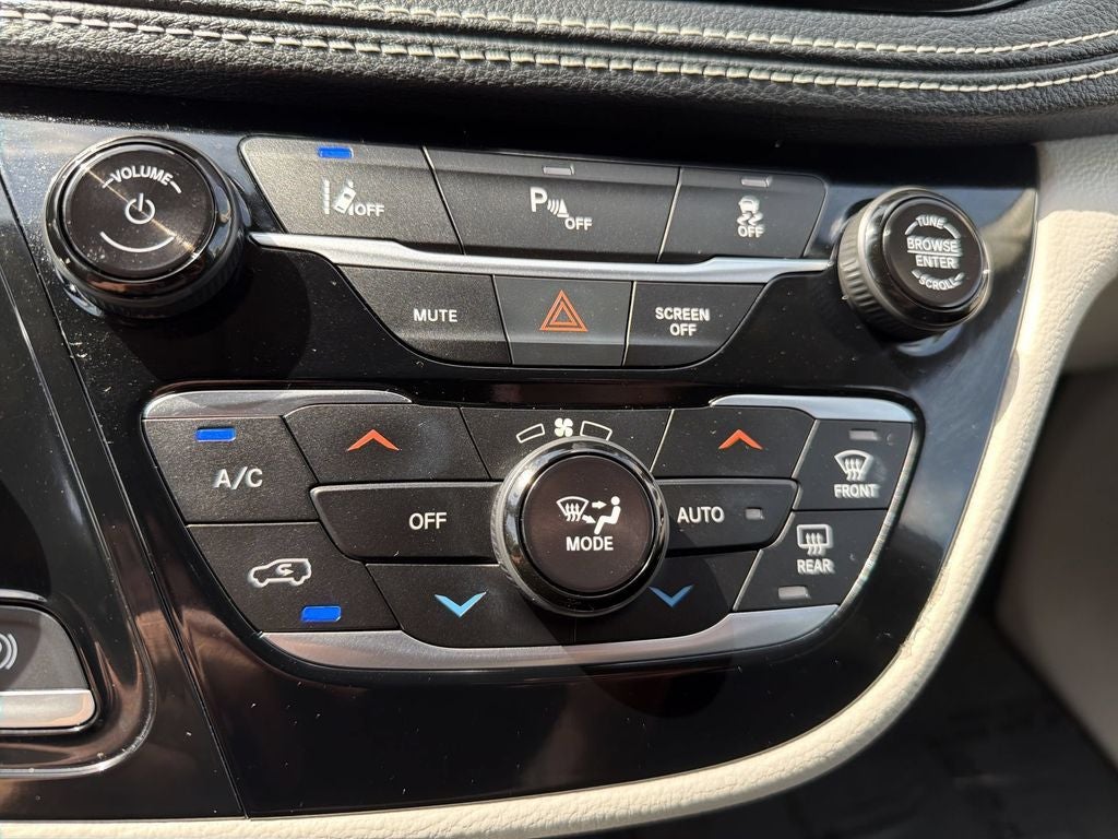 2023 Chrysler Pacifica Hybrid Touring L