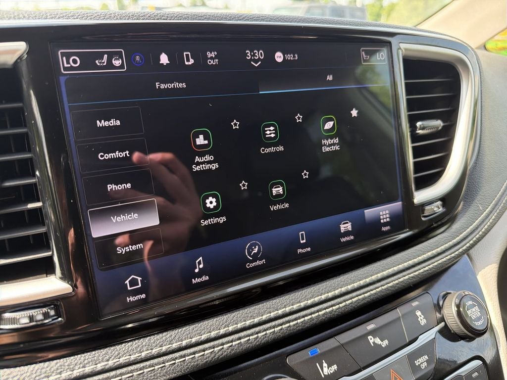 2023 Chrysler Pacifica Hybrid Touring L