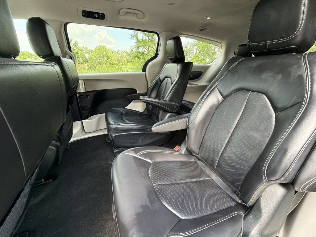 2023 Chrysler Pacifica Hybrid Touring L