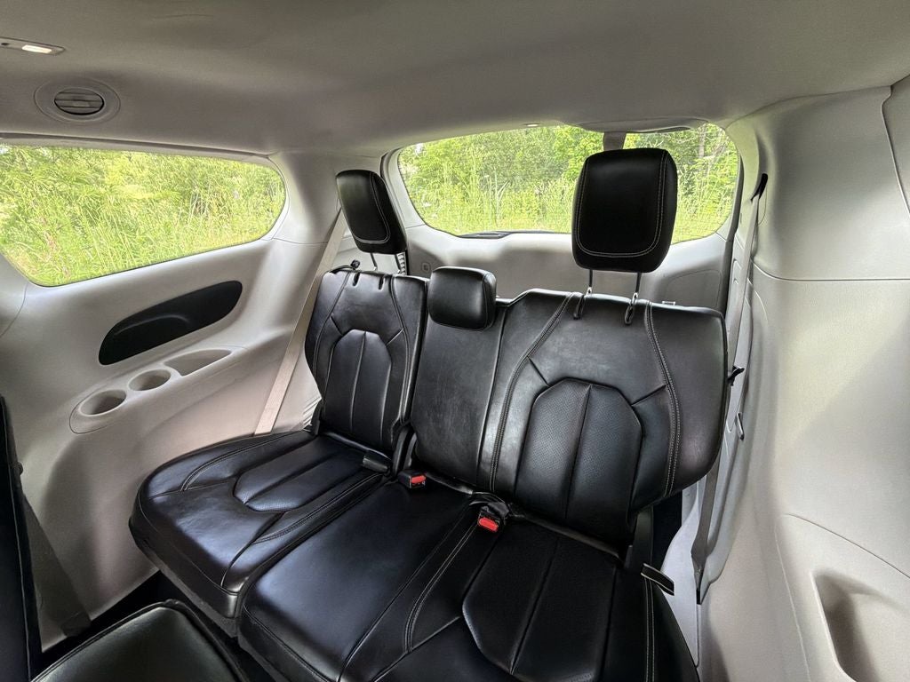 2023 Chrysler Pacifica Hybrid Touring L