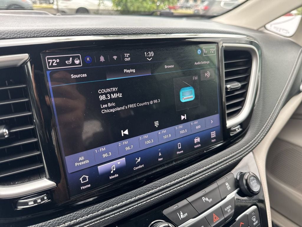 2024 Chrysler Pacifica Hybrid Select