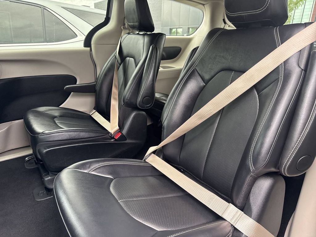 2024 Chrysler Pacifica Hybrid Select