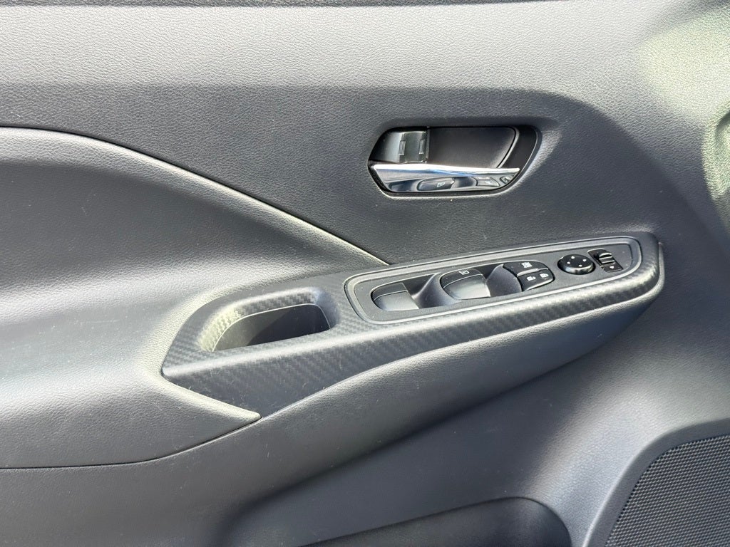 2023 Nissan Versa 1.6 SV