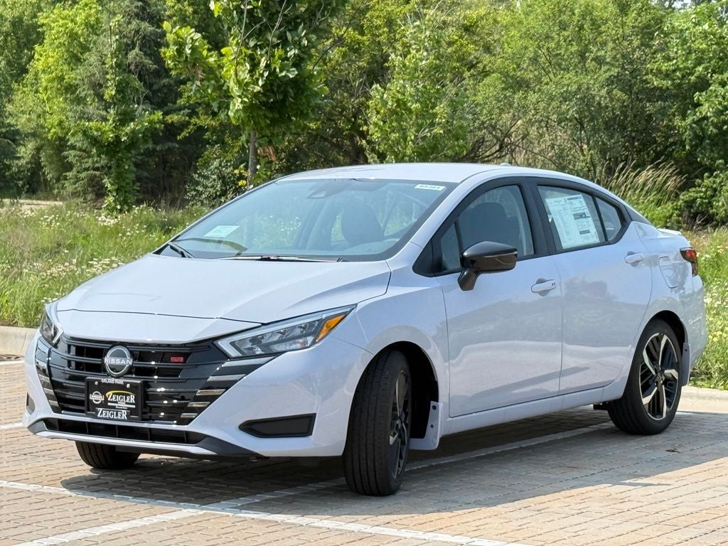 2025 Nissan Versa 1.6 SR FWD