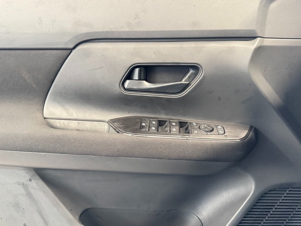 2025 Nissan Kicks S AWD