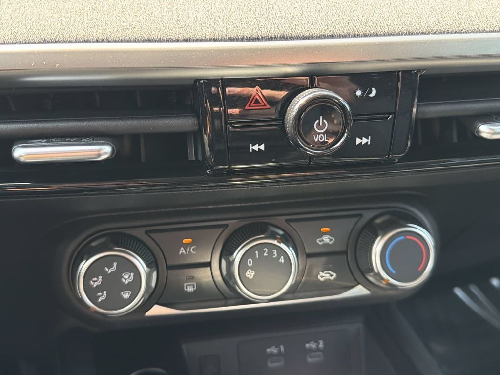 2025 Nissan Kicks SV AWD