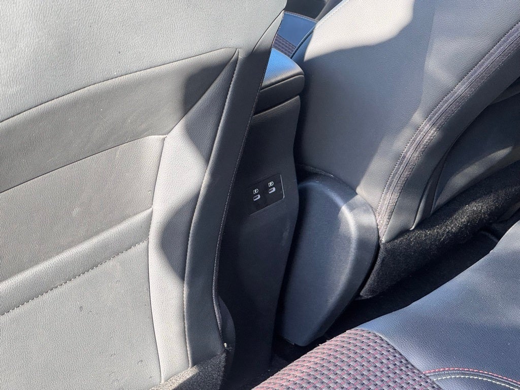 2025 Nissan Kicks SR AWD