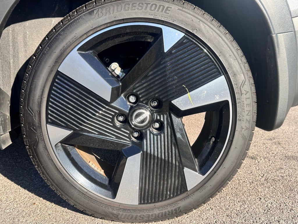 2025 Nissan Kicks SR AWD