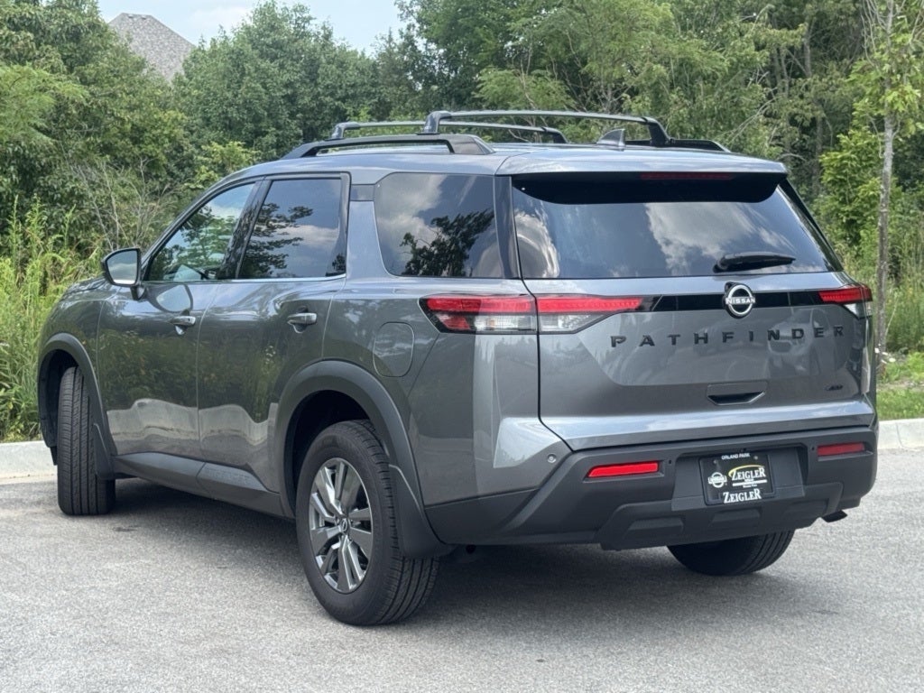 2025 Nissan Pathfinder SV
