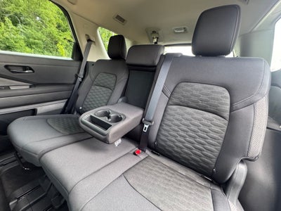 2025 Nissan Pathfinder SV 4WD