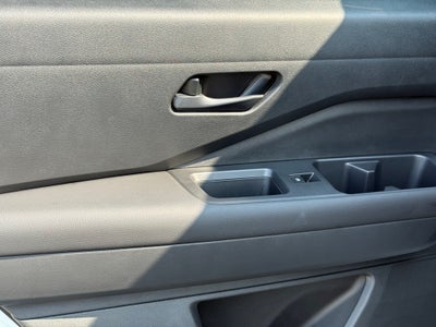 2025 Nissan Pathfinder SV 4WD