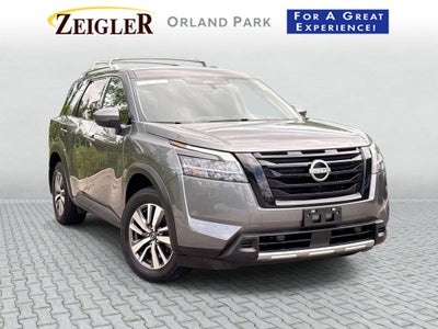 2023 Nissan Pathfinder SL