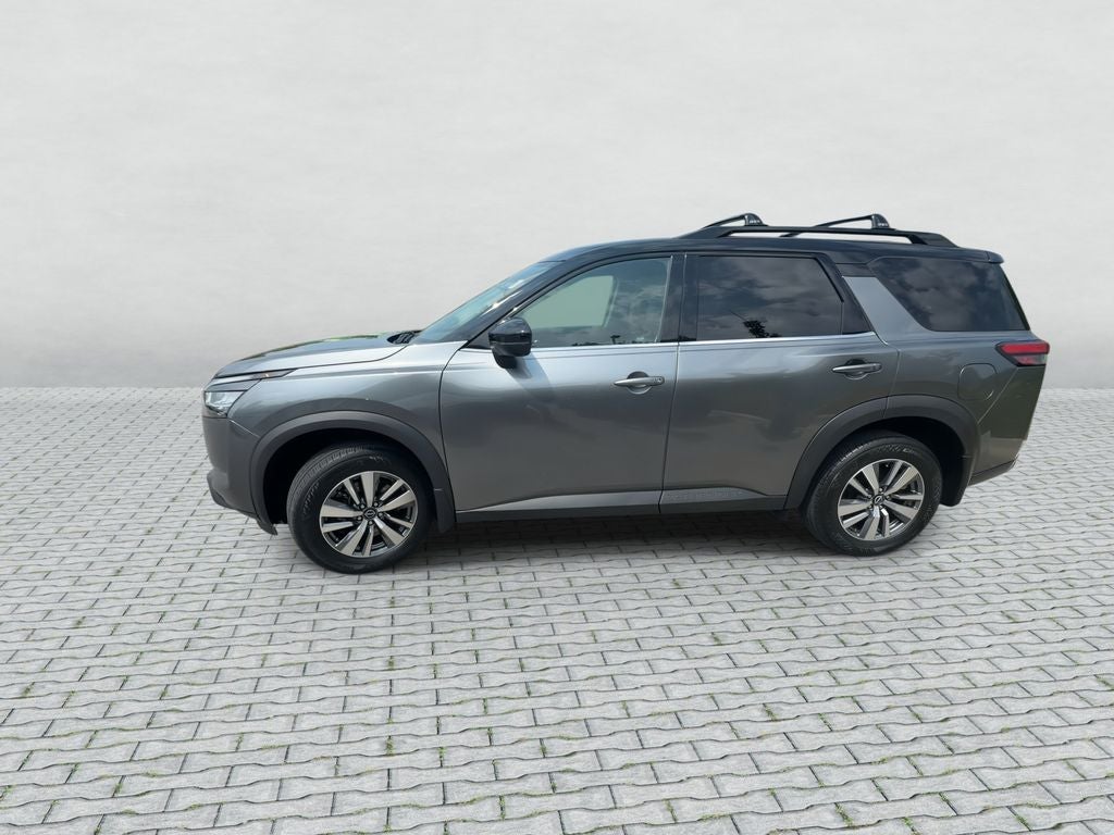 2023 Nissan Pathfinder SL 4WD