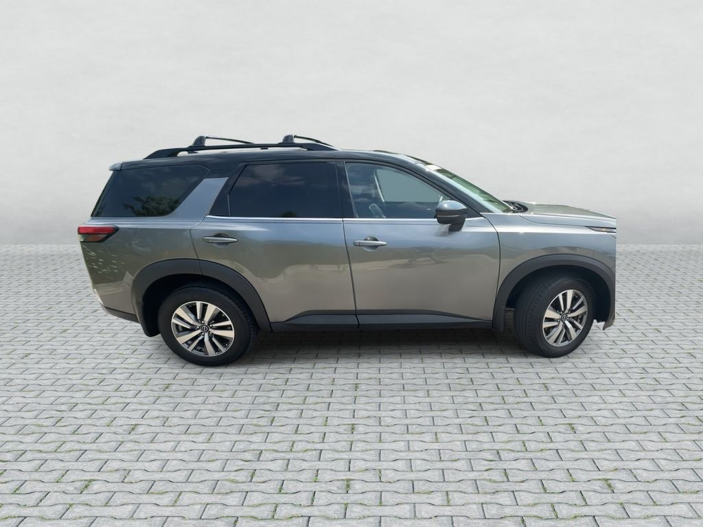 2023 Nissan Pathfinder SL 4WD