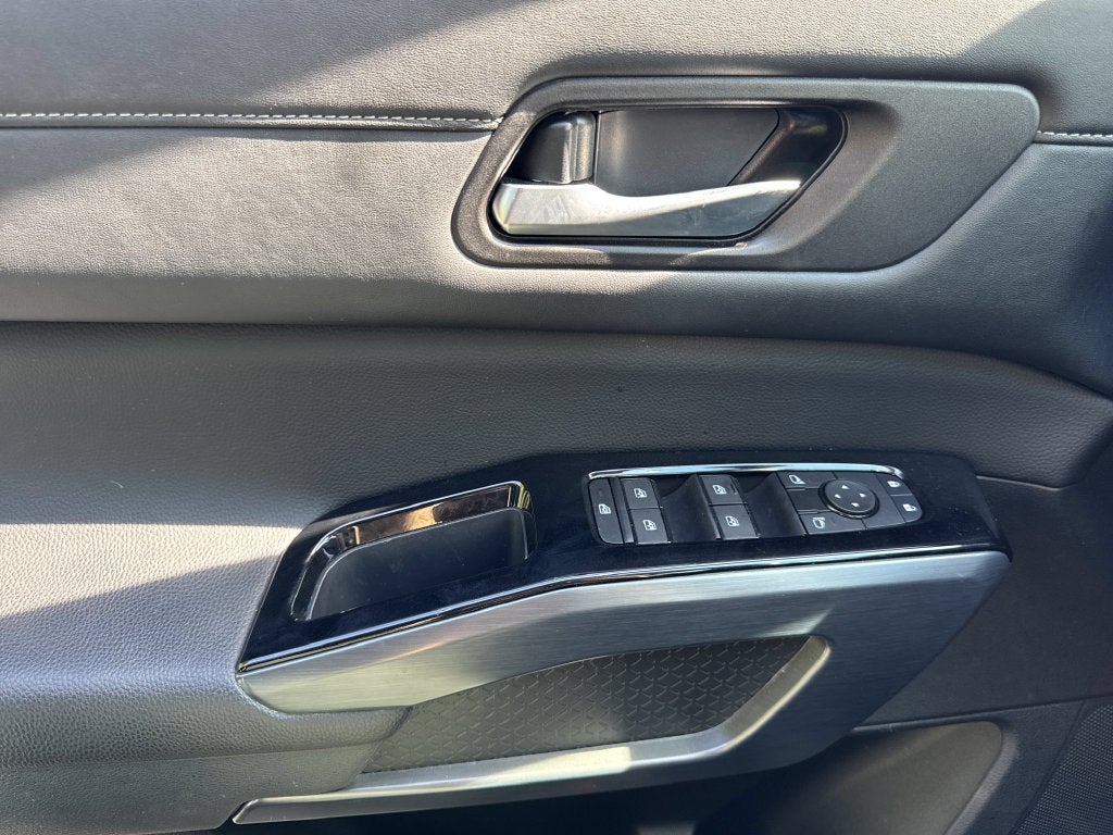 2024 Nissan Pathfinder SL 4WD